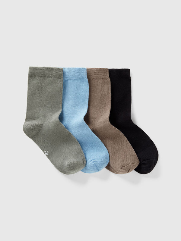 Vier Paar elastische Socken aus Baumwolle Jungen