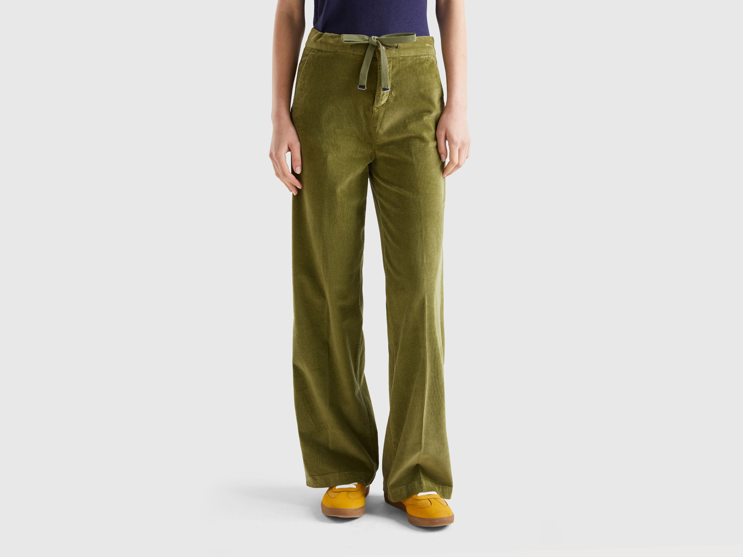 Pantaloni ampi in velluto