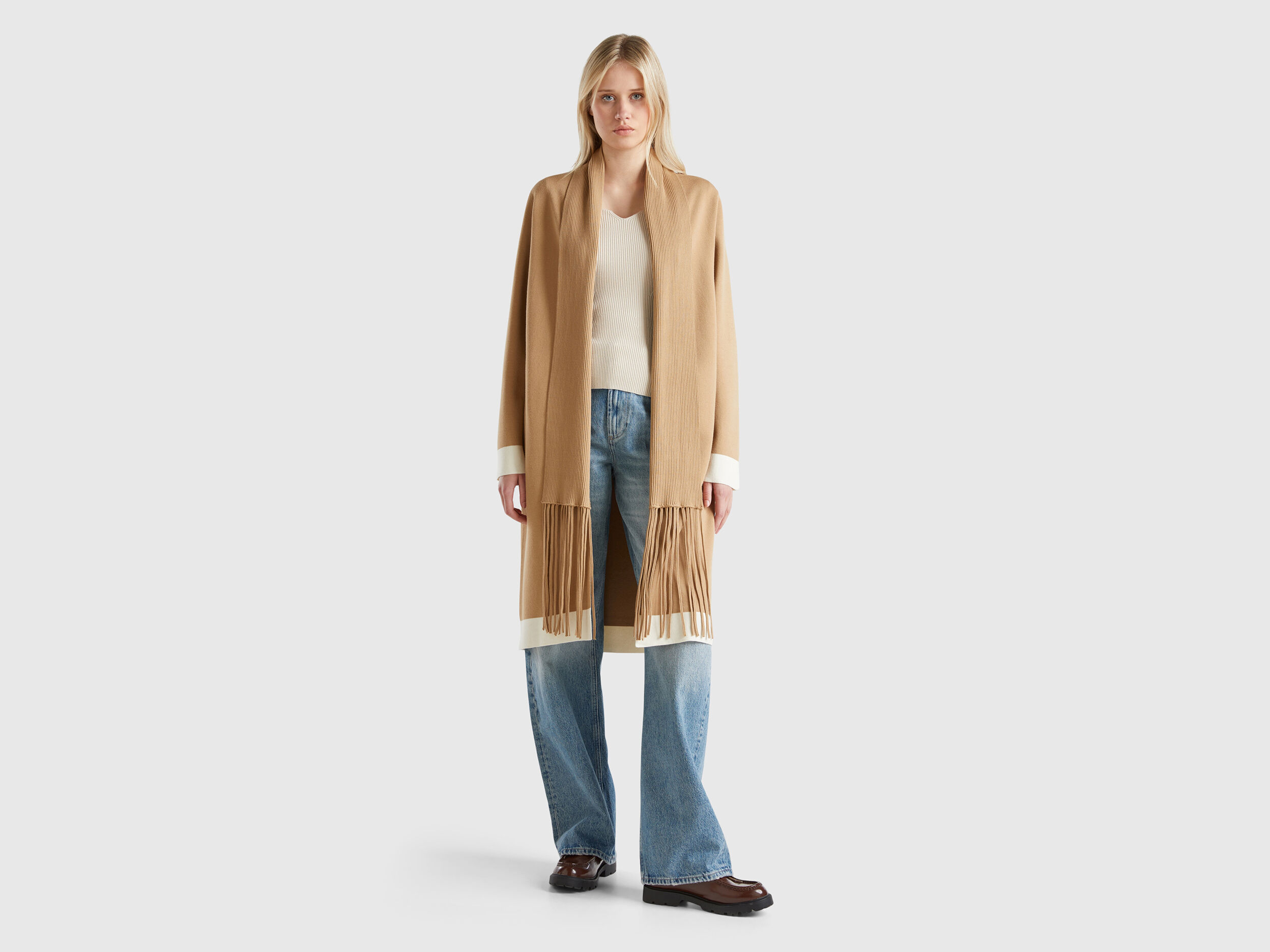 Cappotto in maglia con frange Cammello Benetton