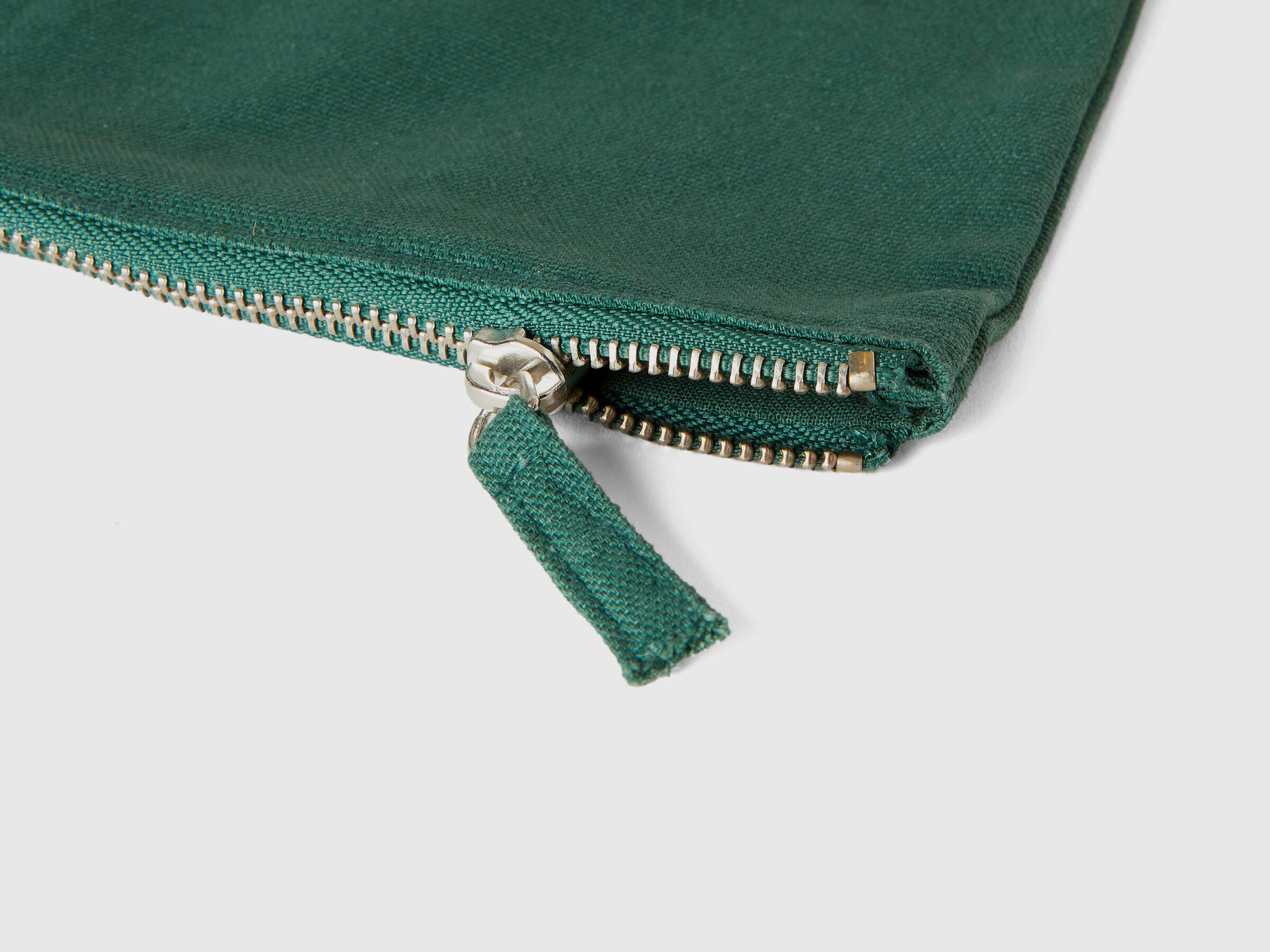 Military green clutch in pure cotton image number 2