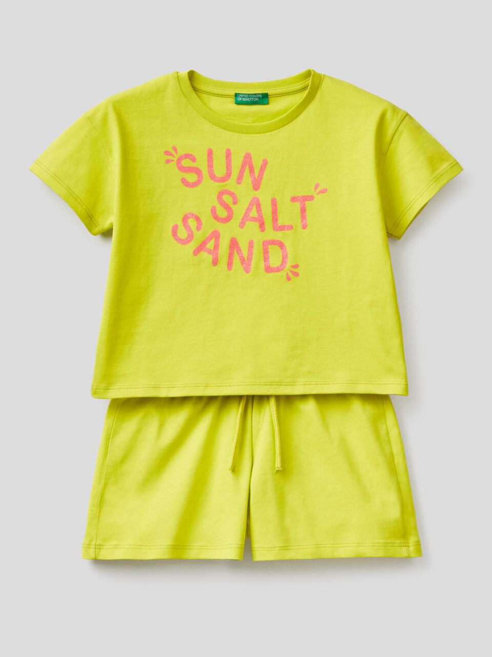 Completo t-shirt e pantaloncini image number 1