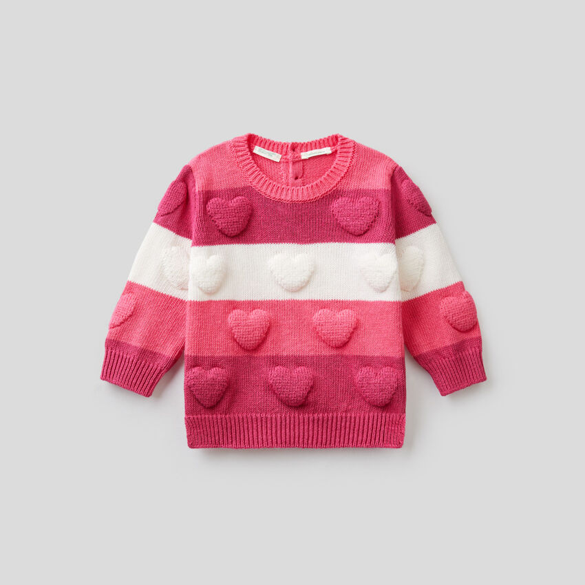 Crew neck sweater with embroidered heart