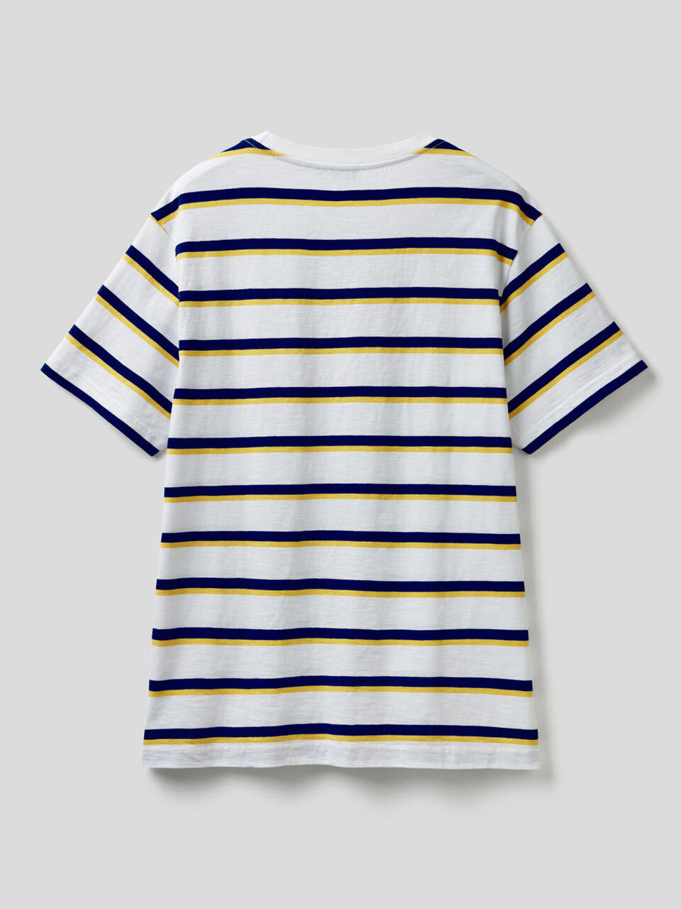 Gestreiftes T-Shirt mit Tasche im Kontrast image number 2