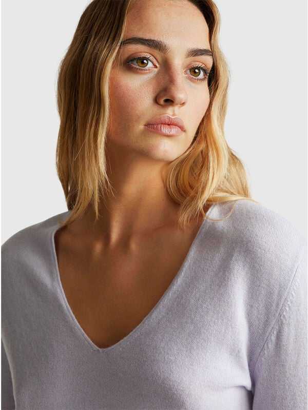 Maglione lilla con scollo a V in pura lana Merino Donna
