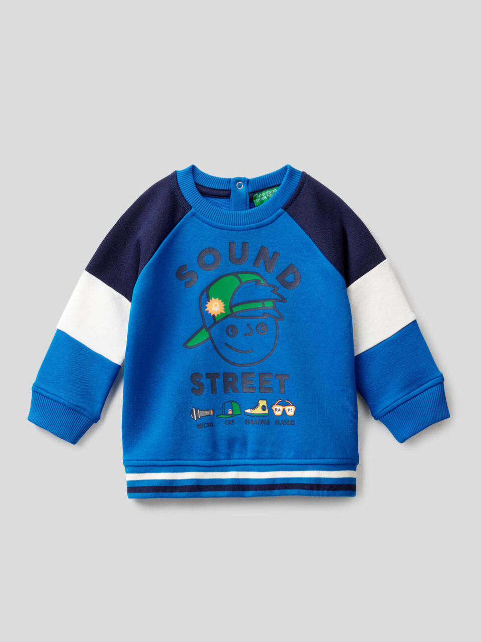 Sweatshirt with color block sleeves image number 1