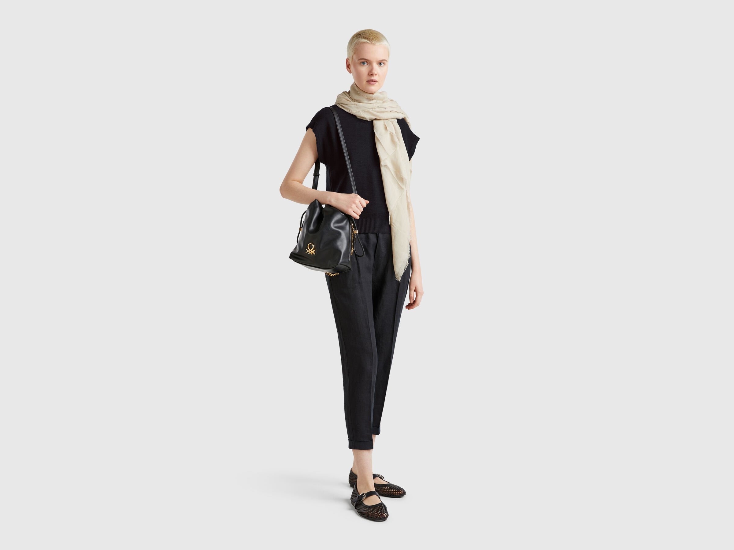 SLEEVELESS SWEATER Women image number 2
