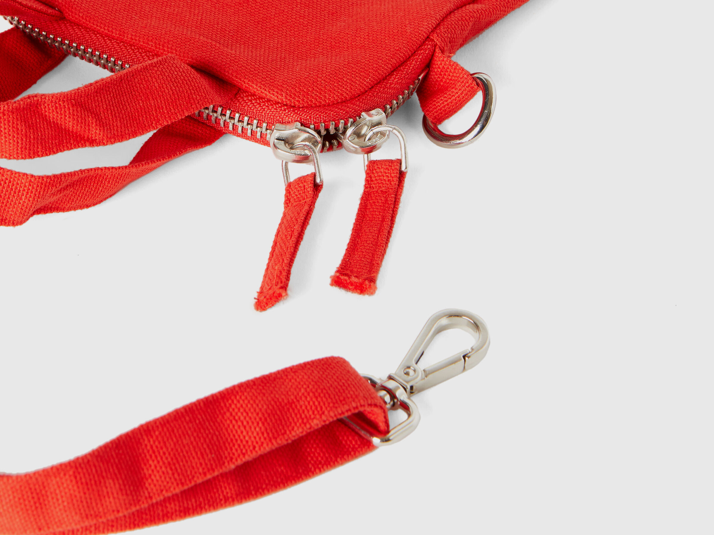 Red cell phone holder in pure cotton image number 2