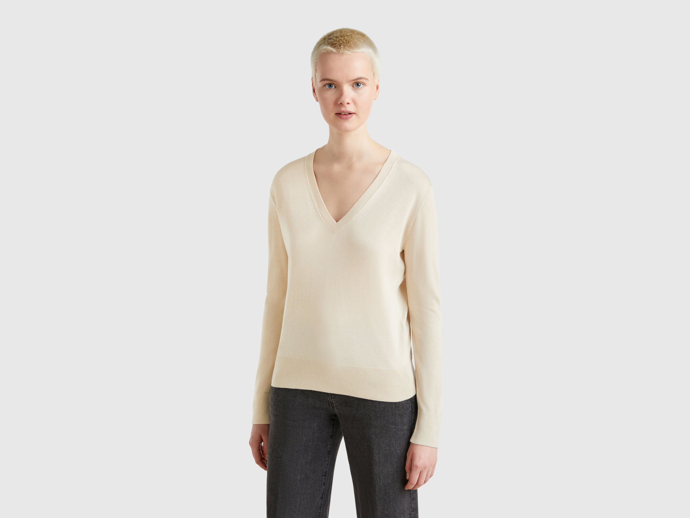 MAGLIA SCOLLO V M/L Donna image number 0