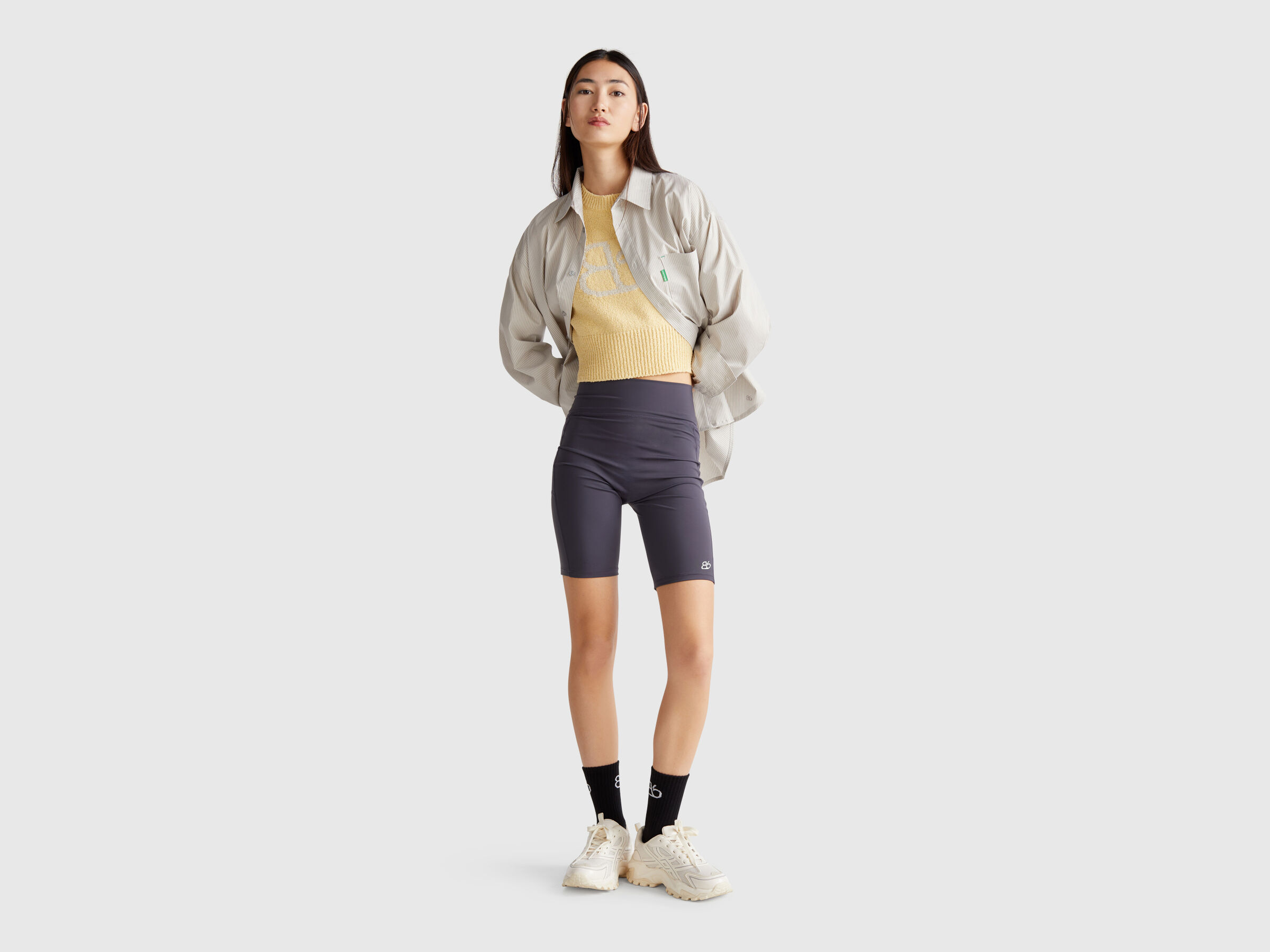 SHORTS Women image number 2
