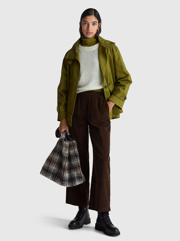 Pantalon large en velours Pantalon large en velours Femme