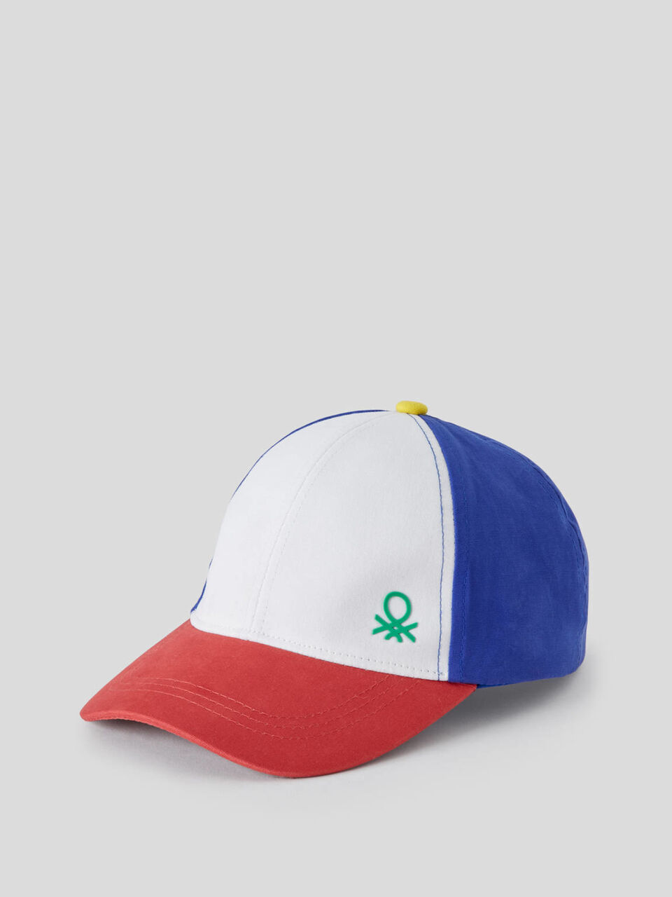 Cotton hat with brim image number 1