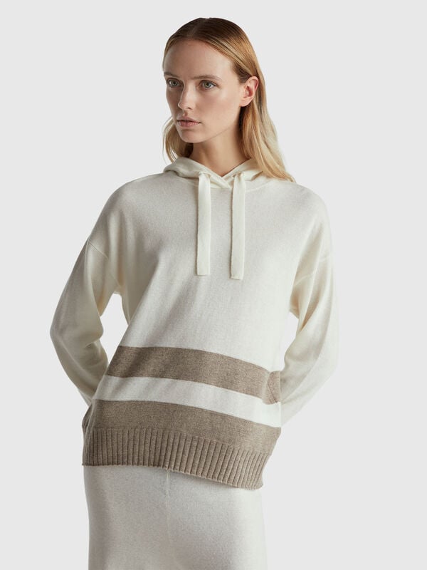 Maglia panna in misto cashmere con cappuccio Donna