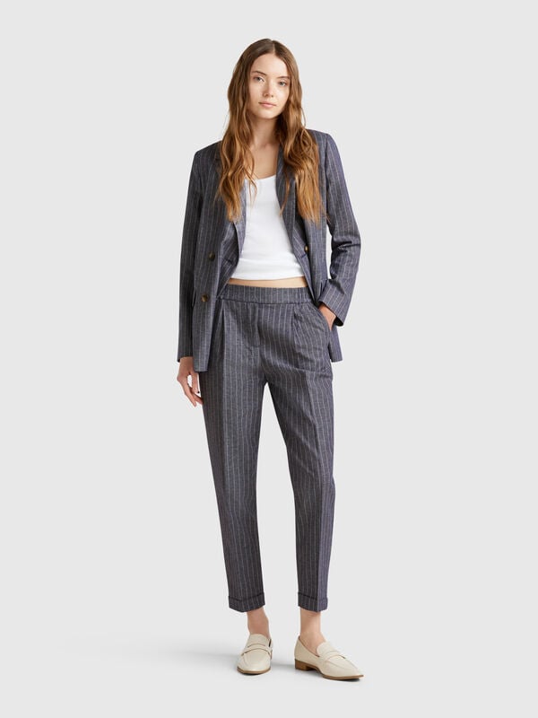 Pantalon coupe classique à fines rayures Femme