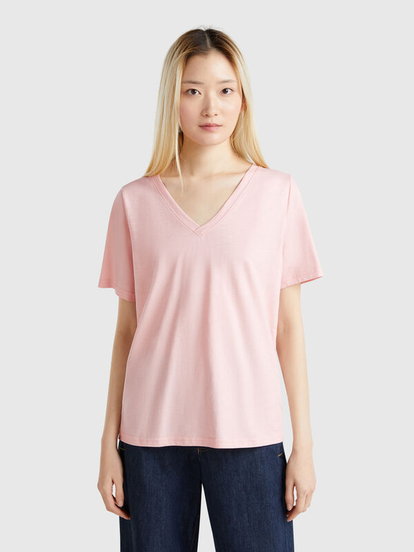 Geflammtes Baumwoll-T-Shirt mit V-Ausschnitt Damen