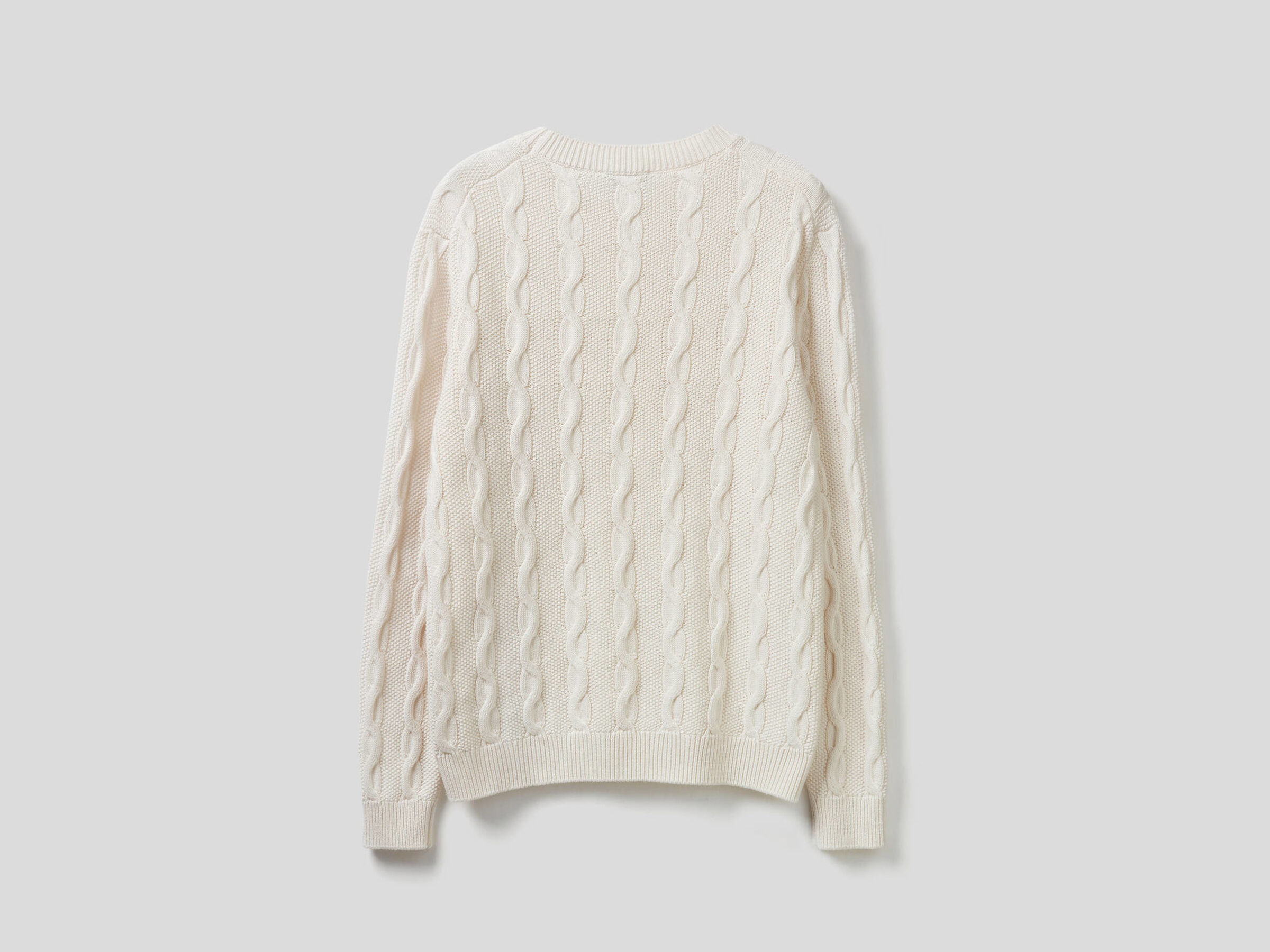 Pullover mit Rundausschnitt und Flechtmuster Herren image number 4
