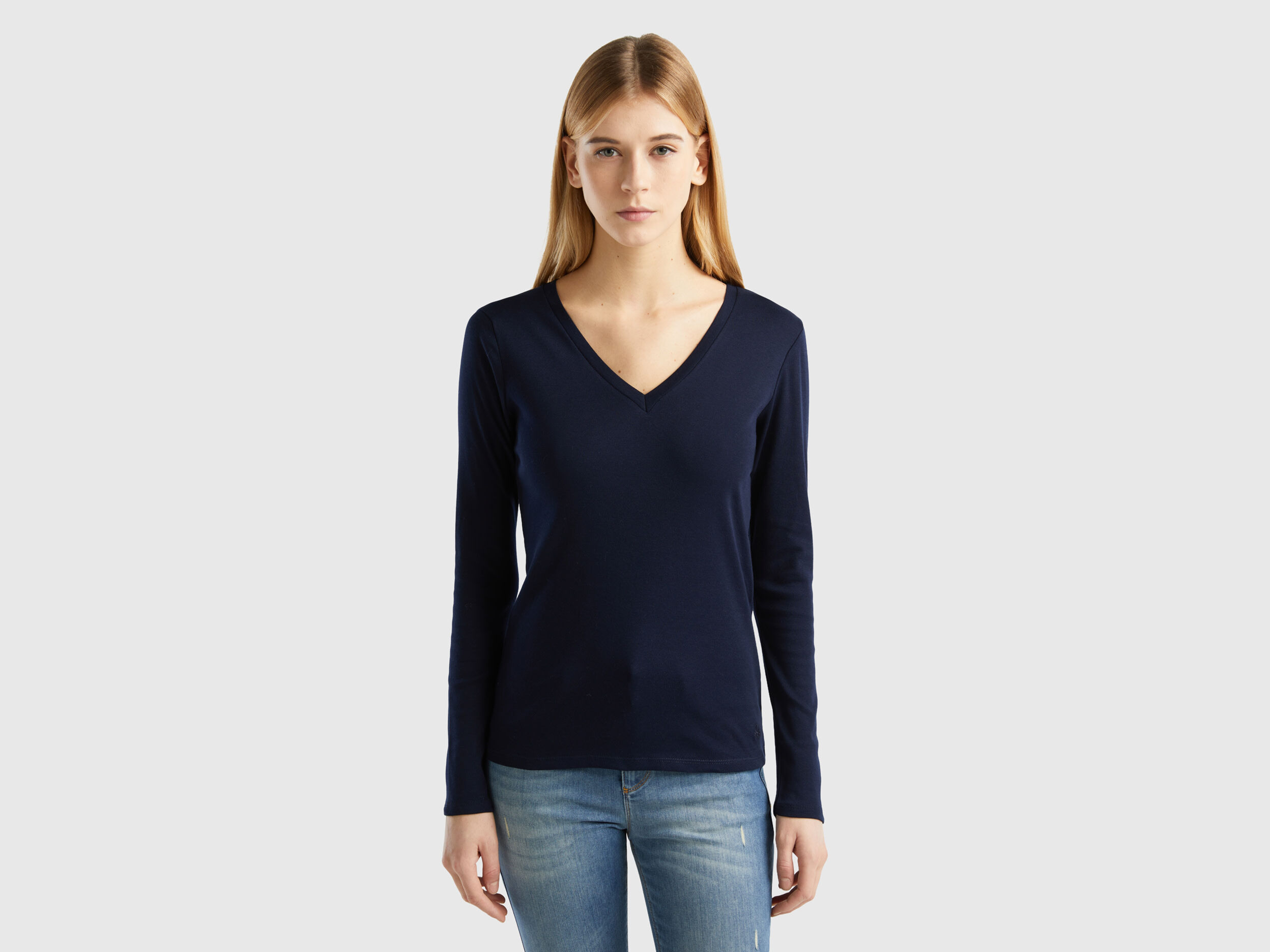 T shirt scollo hotsell av manica lunga