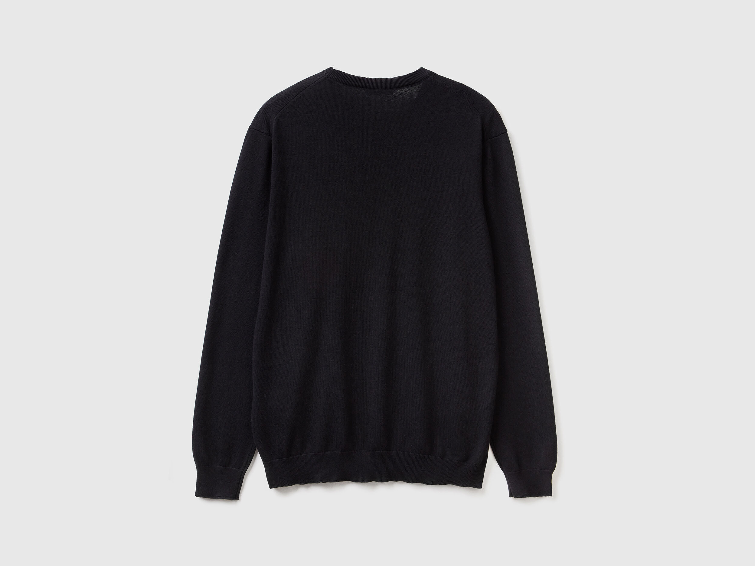 All black crew neck sweater hotsell