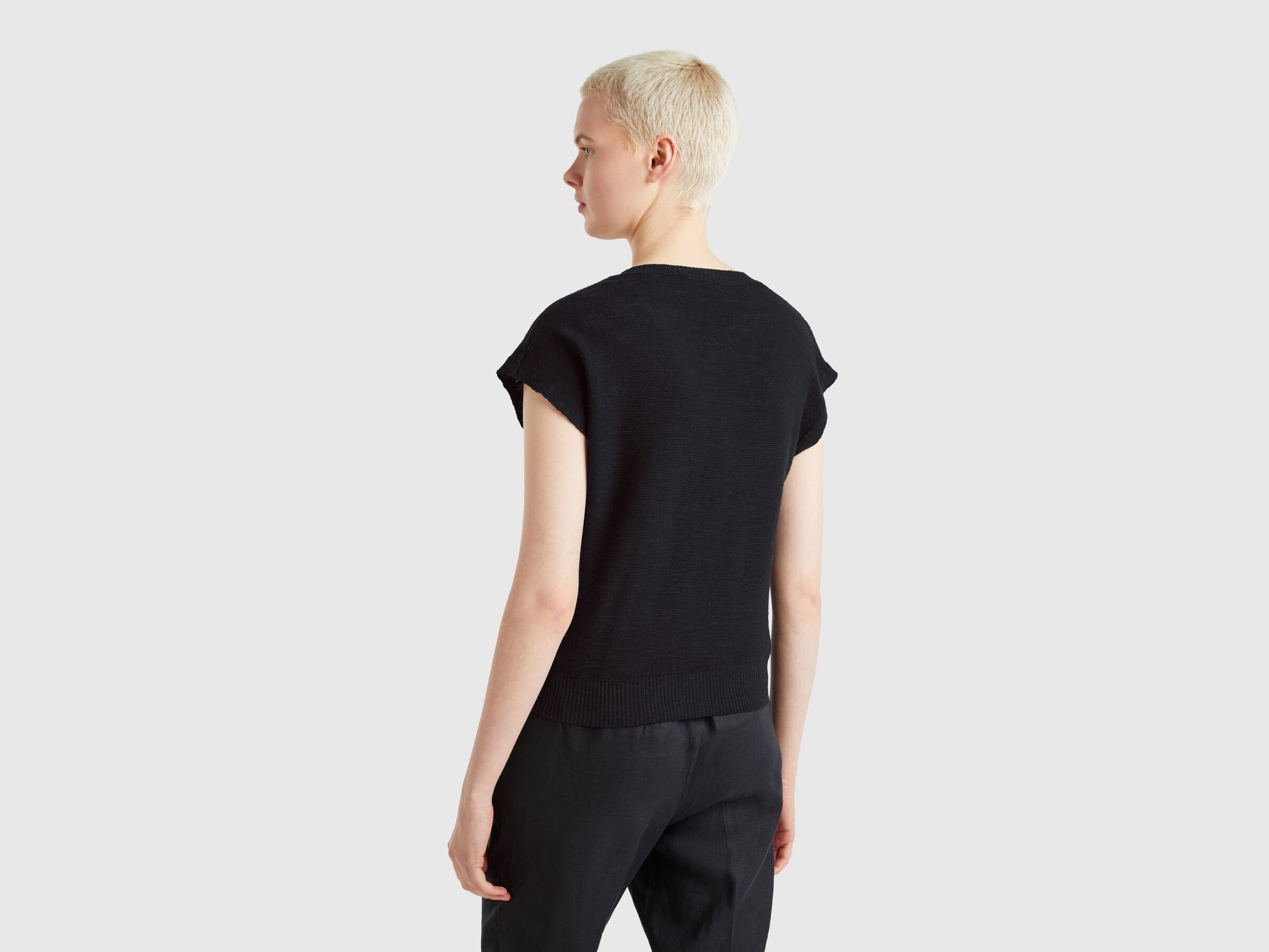 SLEEVELESS SWEATER Women image number 1
