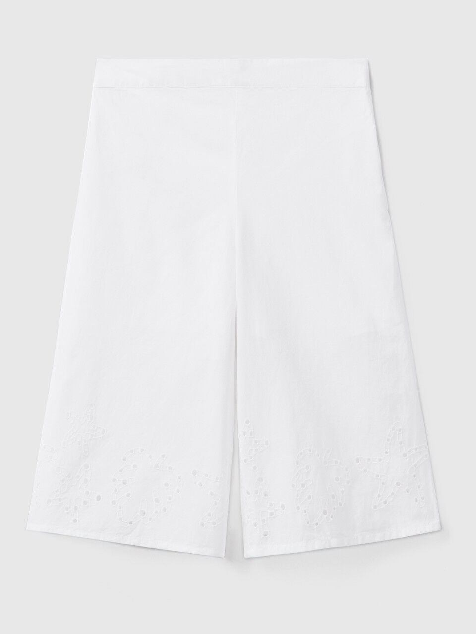 Bermuda con ricami