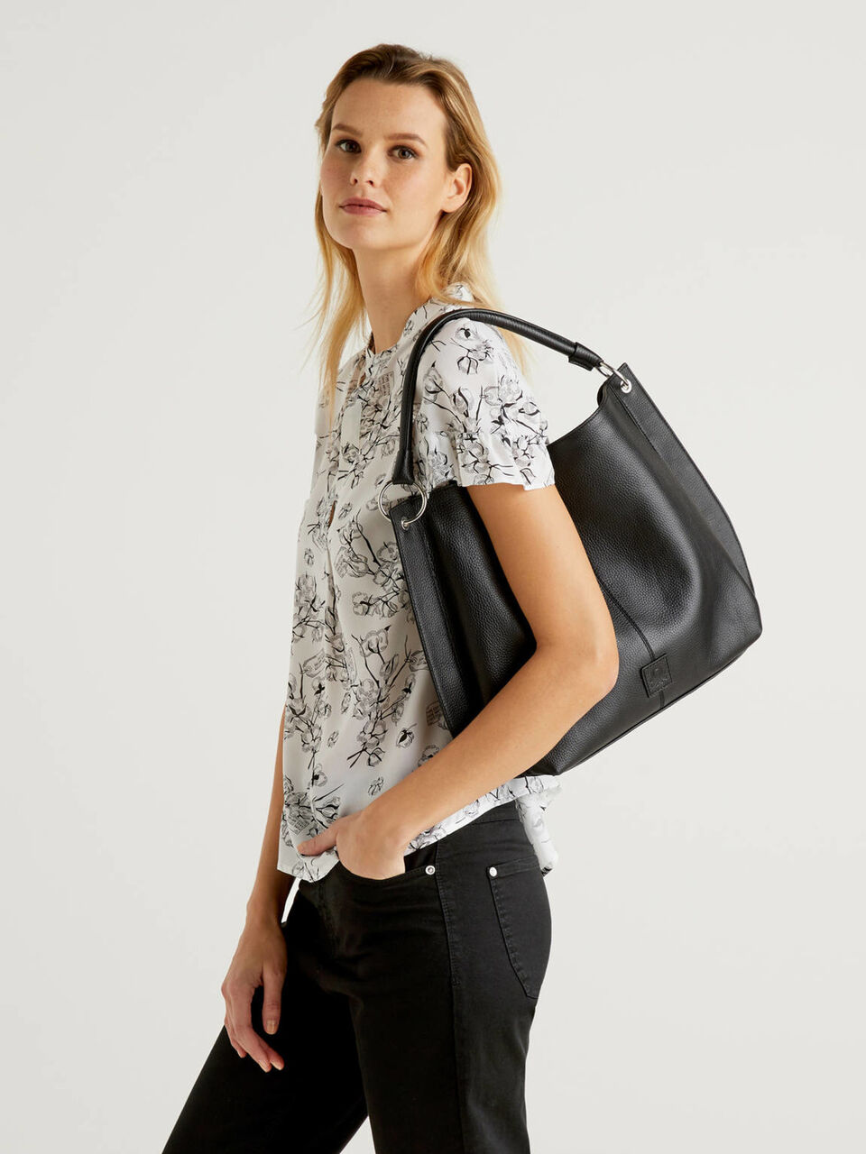 Borsa hobo in vera pelle image number 2
