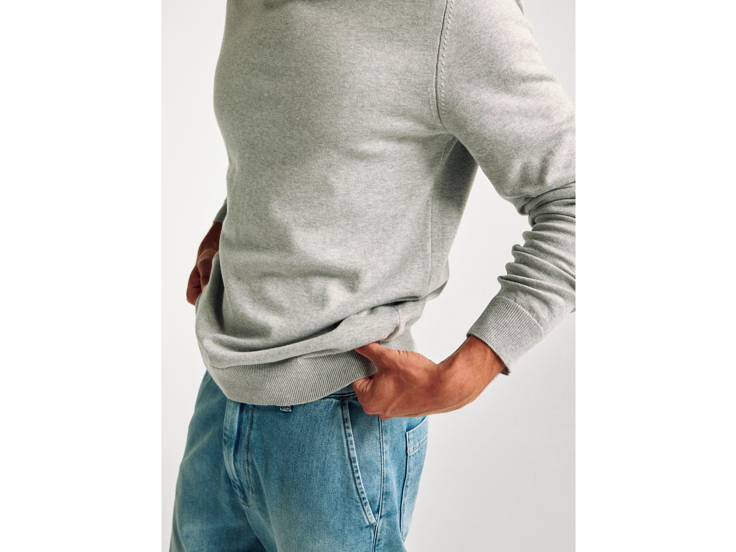 SWEATER L/S Homme image number 2