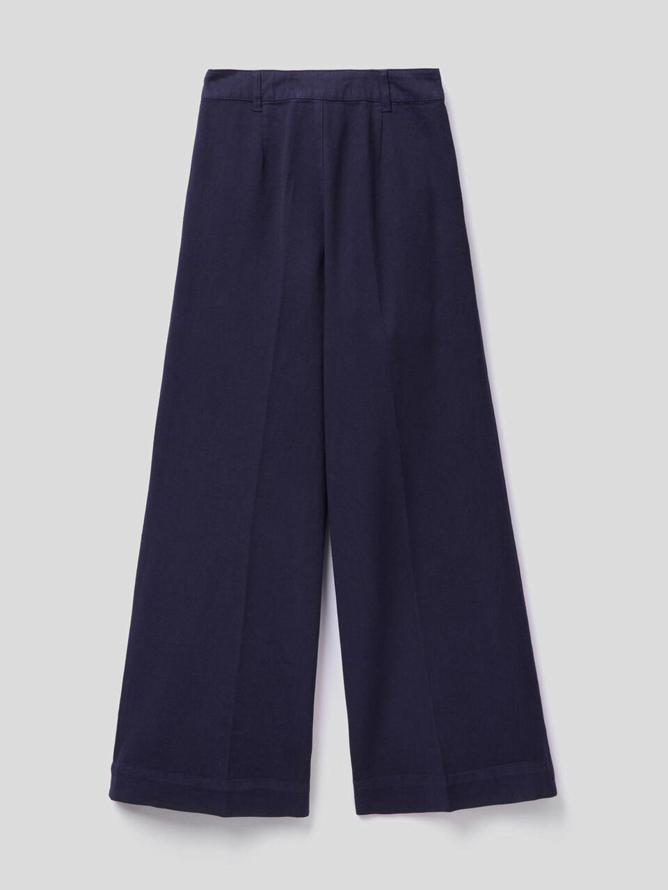 Pantalon avec coupe large en coton image number 2