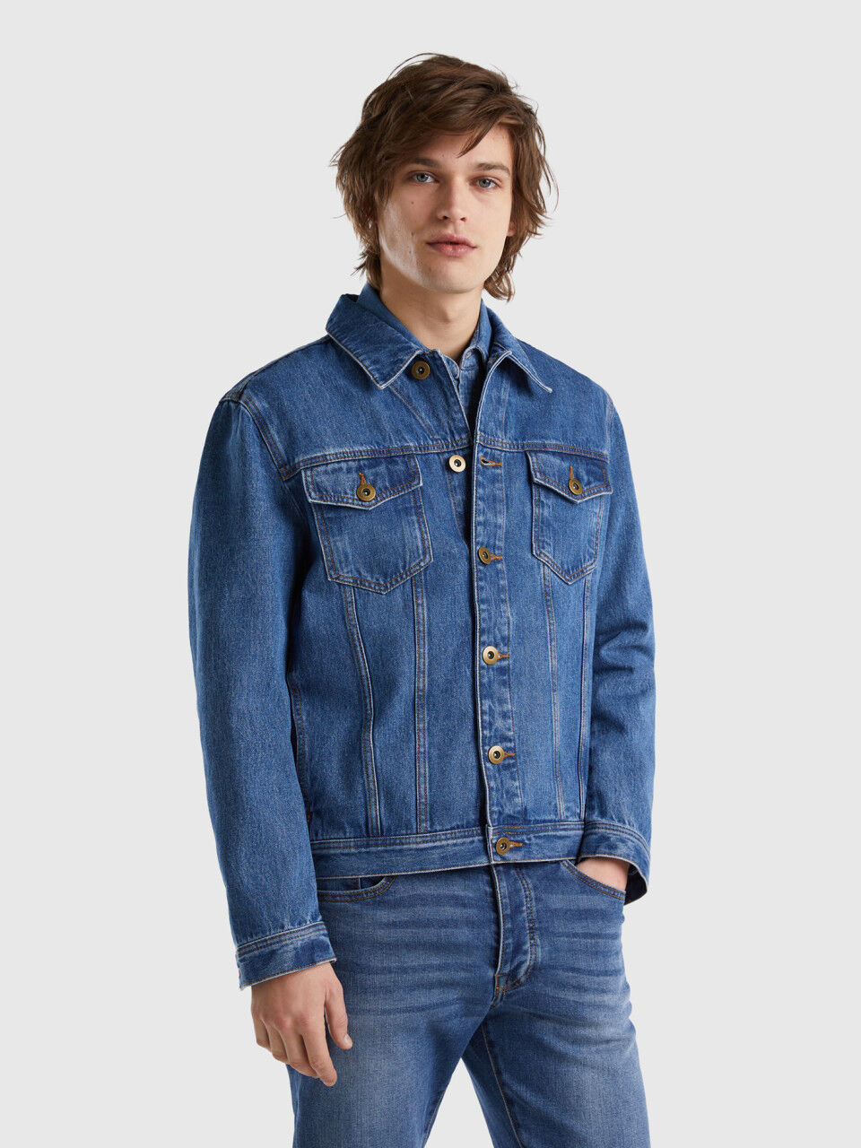 Jeansjacke aus 100% Baumwolle