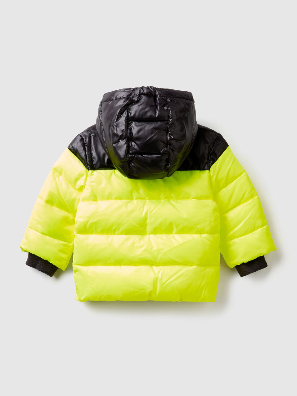 Wattierte zweifarbige Jacke image number 2