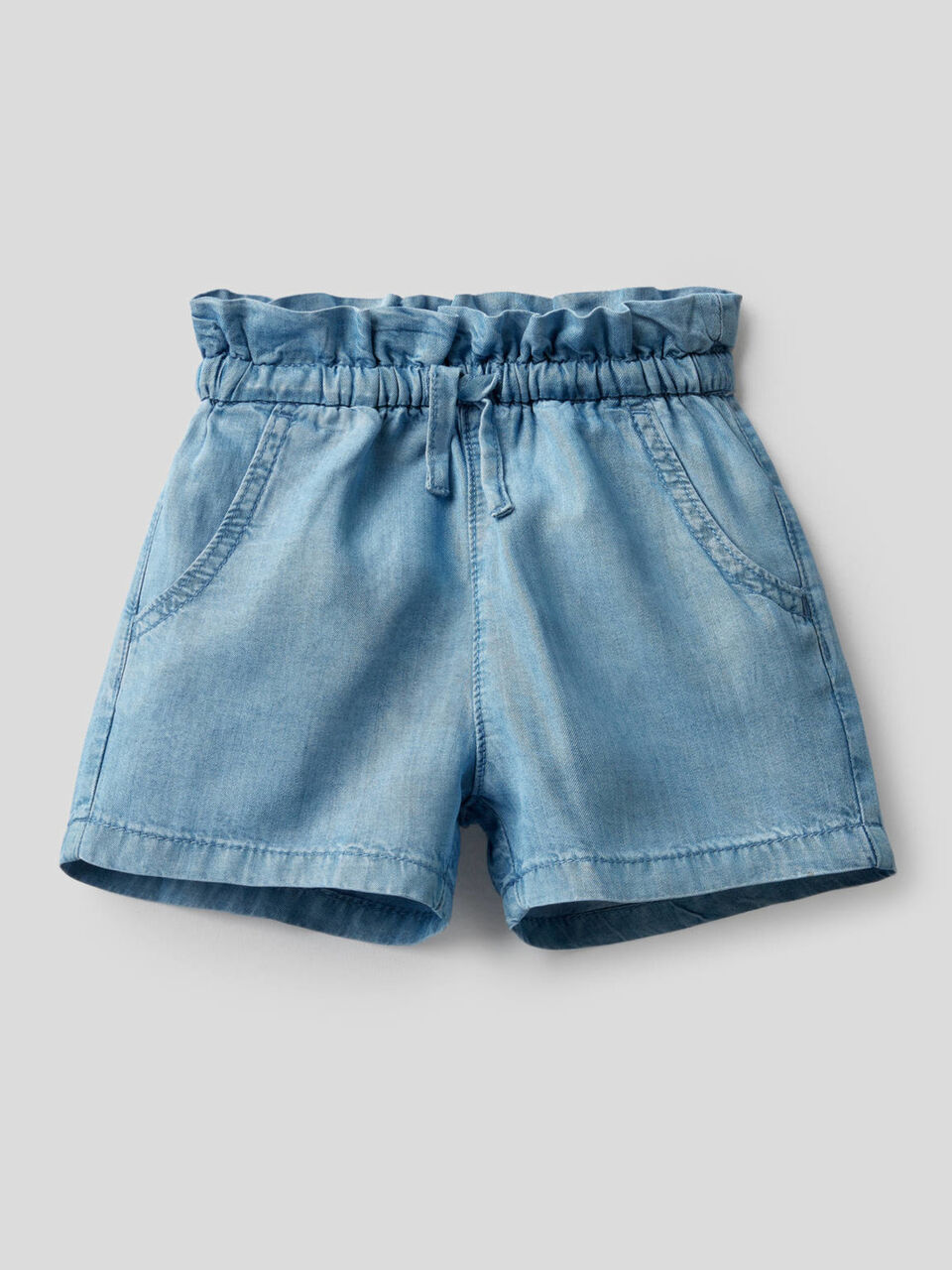 Short à taille haute en jeans léger image number 1