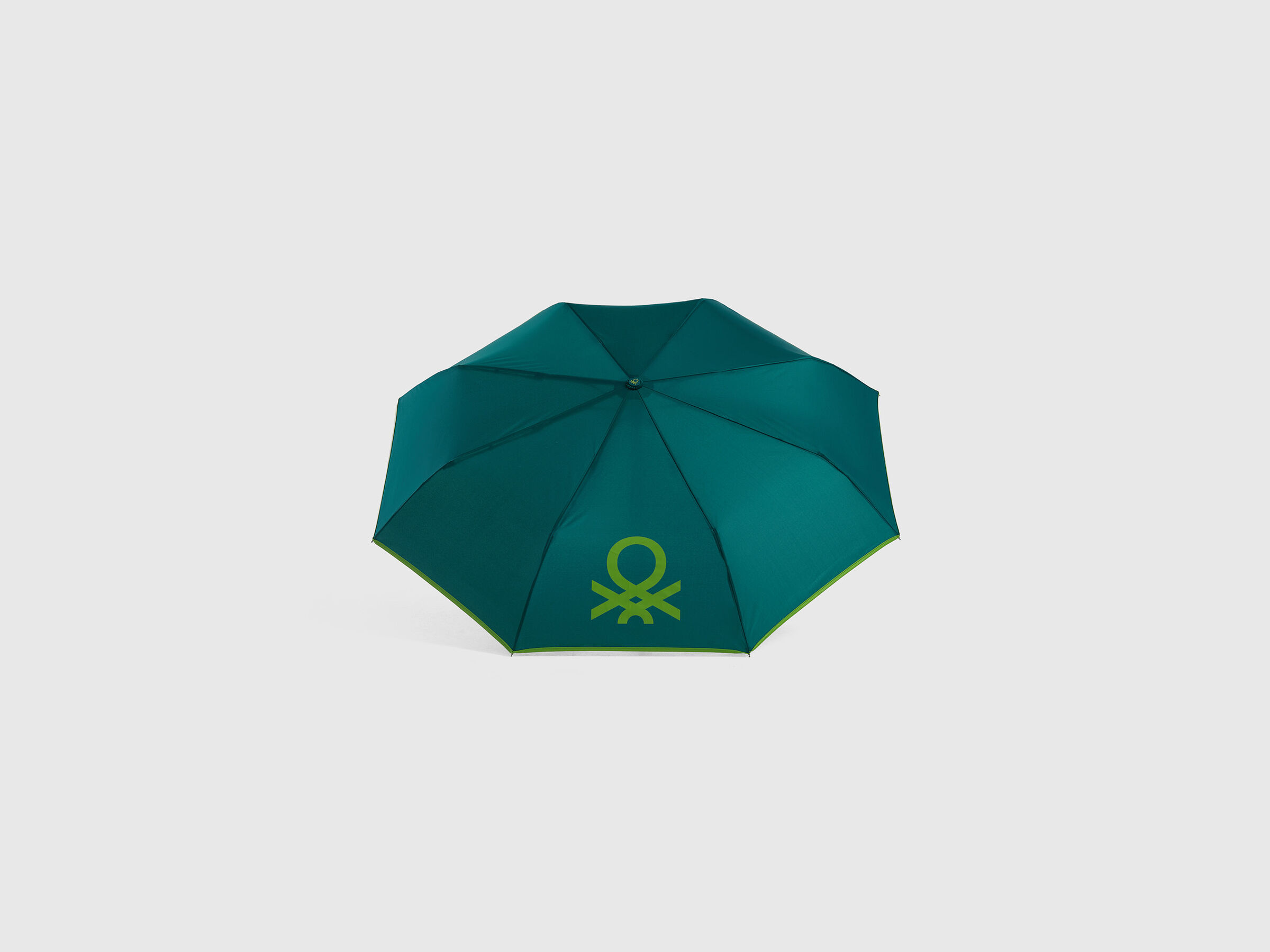 Parapluie vert forêt image number 1