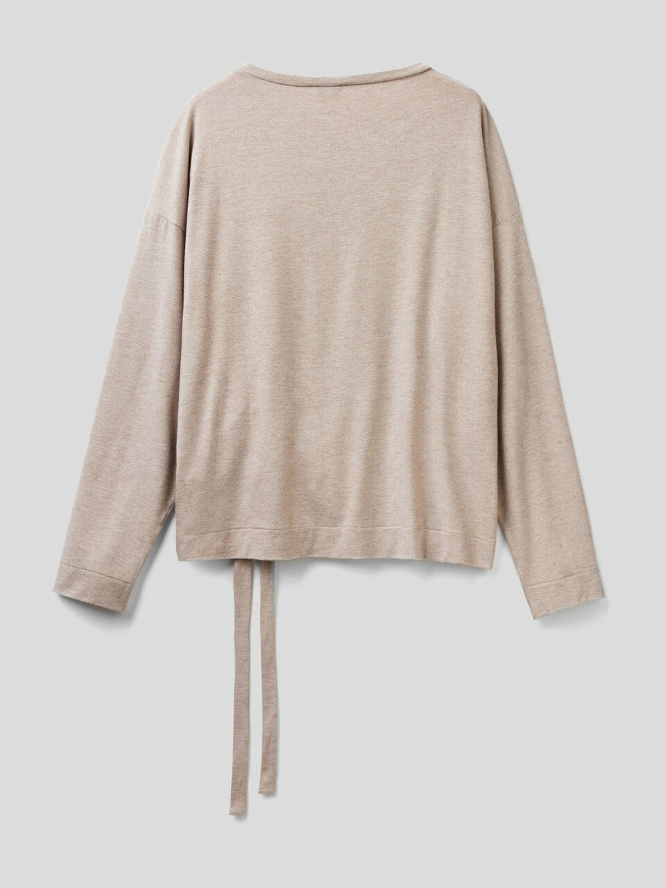 Fließendes T-Shirt mit Schleife image number 2