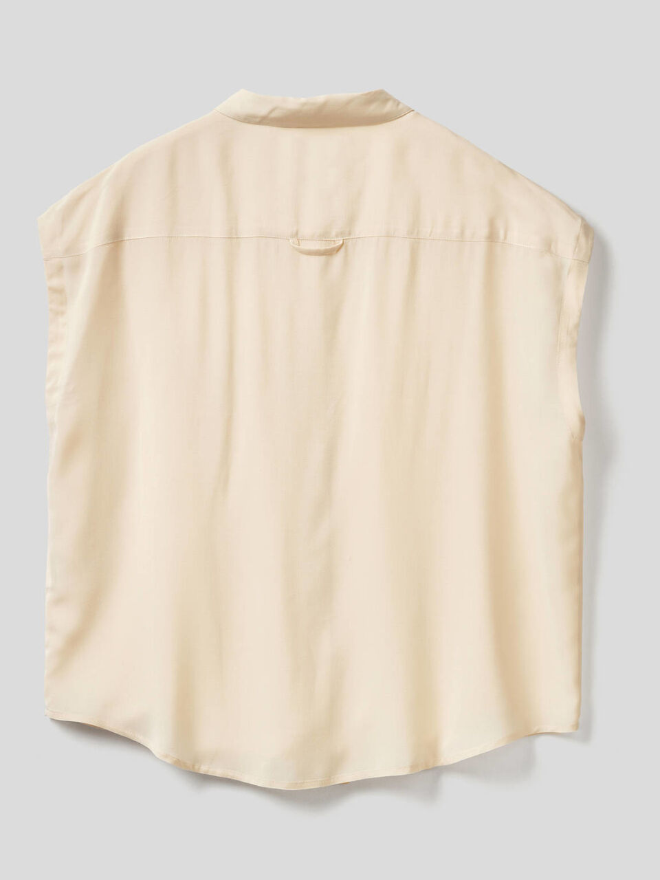 Fließende Bluse mit kurzen Ärmeln image number 2