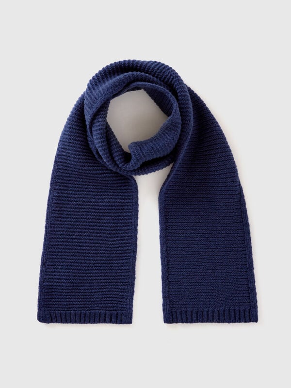 Verarbeiteter Schal aus einer stretchigen Wollmischung Jungen