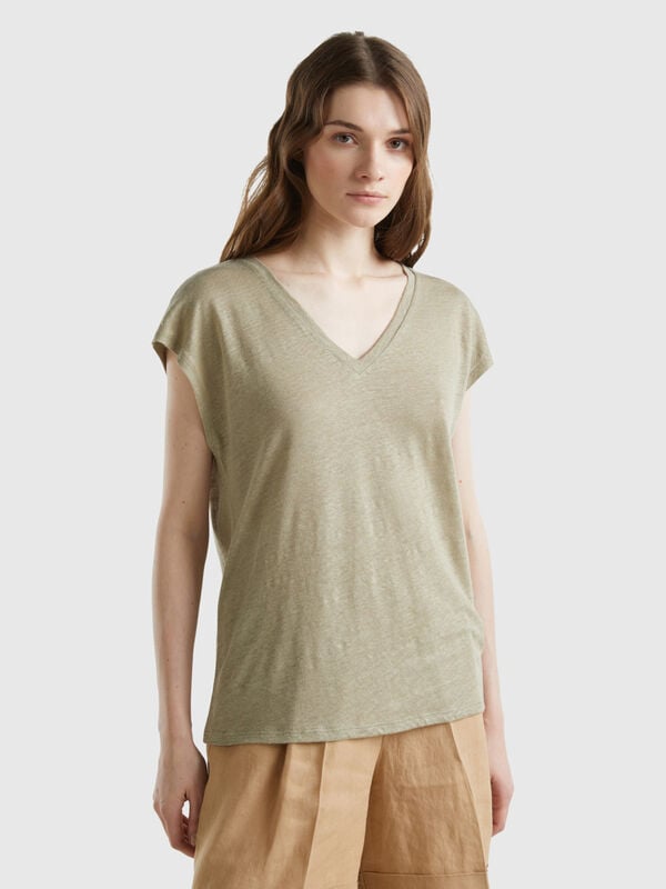 V-neck t-shirt in pure linen Women