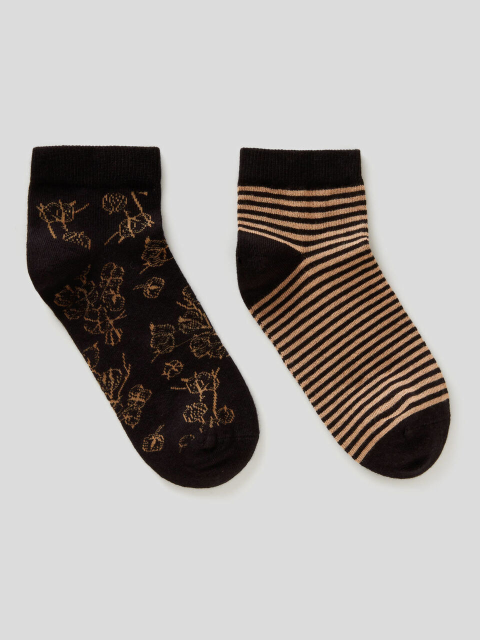 Set of patterned socks image number 1