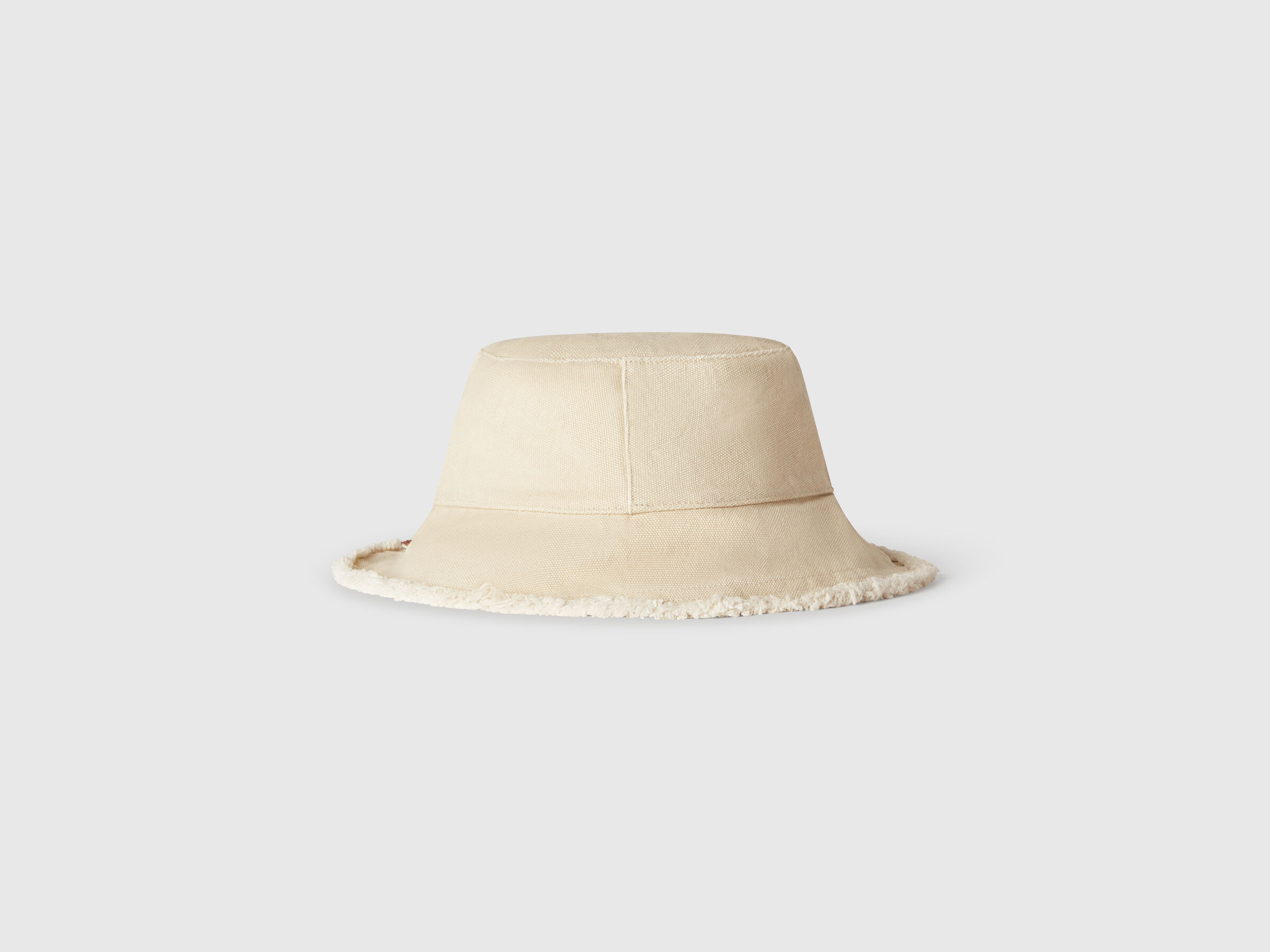 HAT Women image number 1