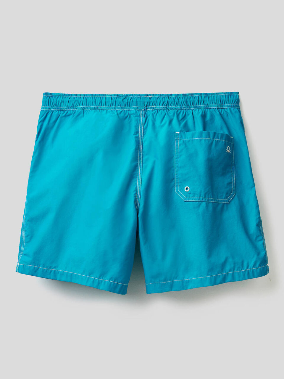 Badeshorts mit Details in einer Kontrastfarbe image number 2