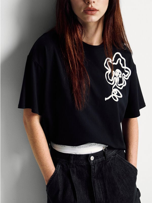 T-Shirt im Boxy Fit mit Applikation Damen