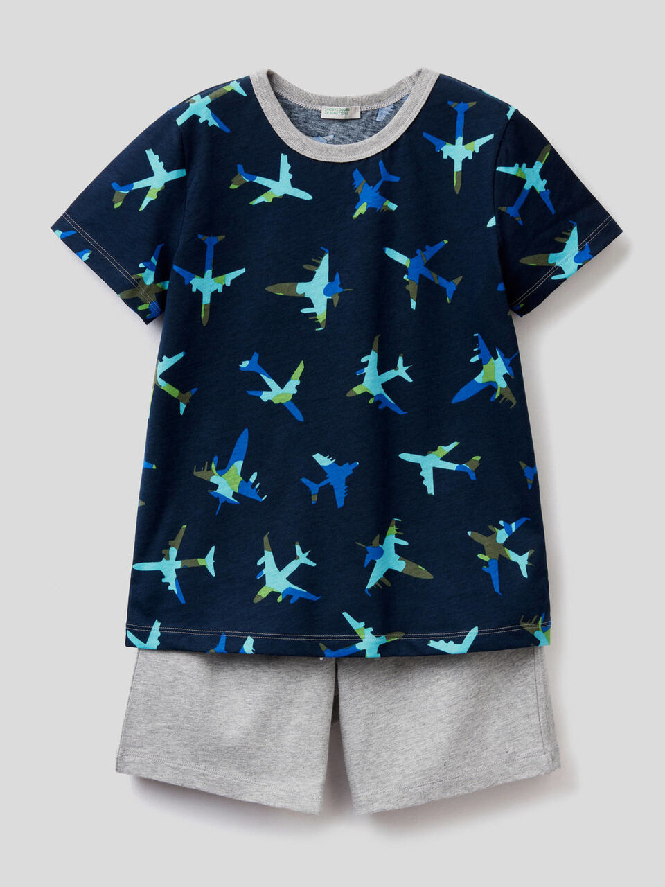 Pyjama t-shirt et bermuda image number 1