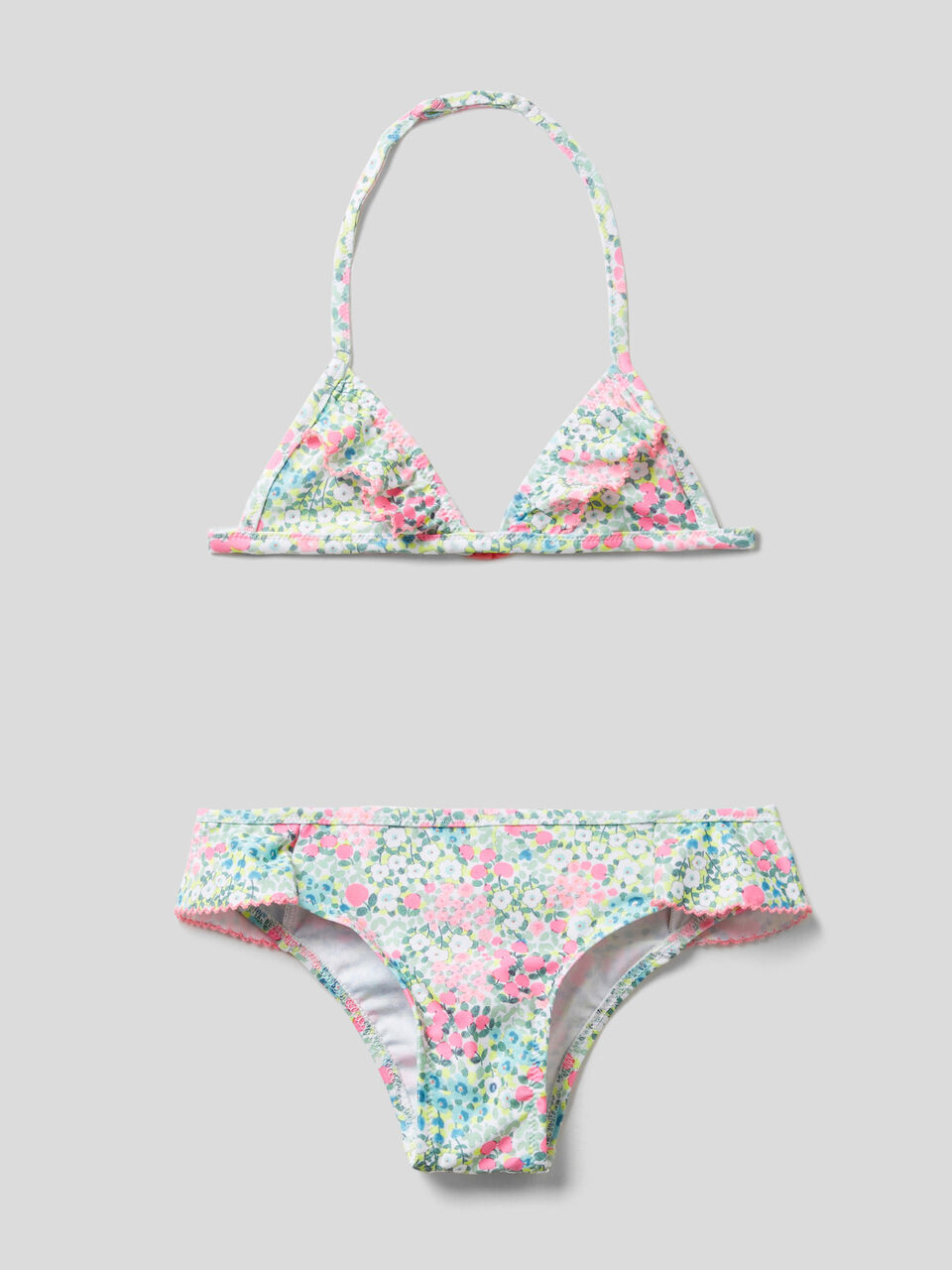 Maillot 2 pièces à fleurs et à volants image number 1