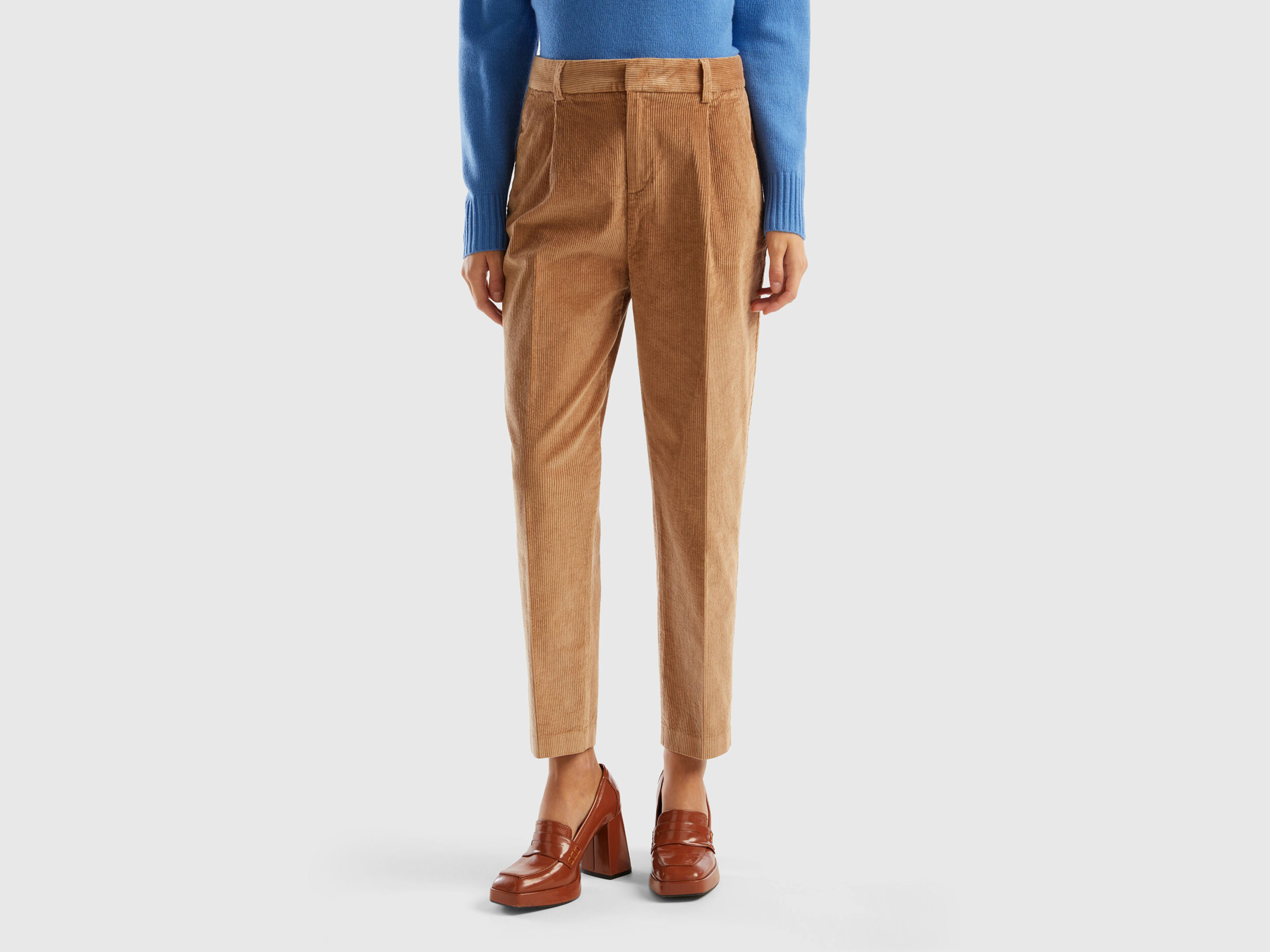 Velvet cropped trousers 2025