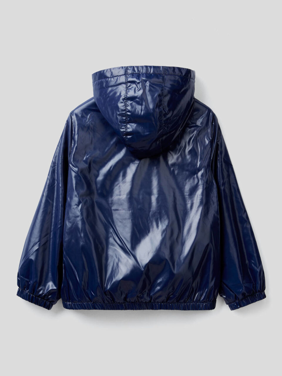 Glänzende Jacke mit Kapuze image number 2