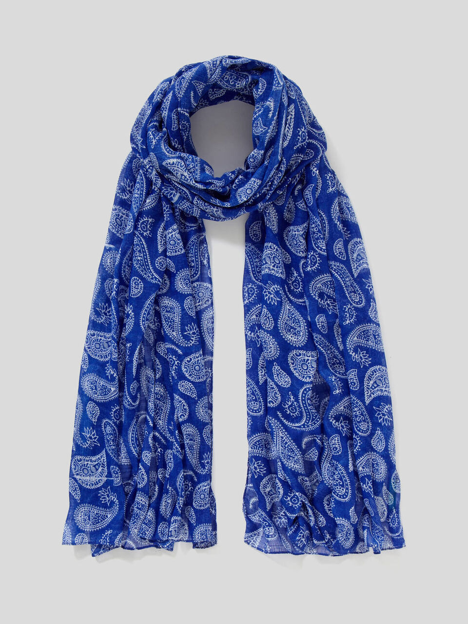 Scarf with pattern print image number 1