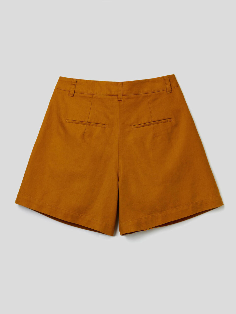 Shorts aus einer Leinenmischung mit weitem Bein image number 2