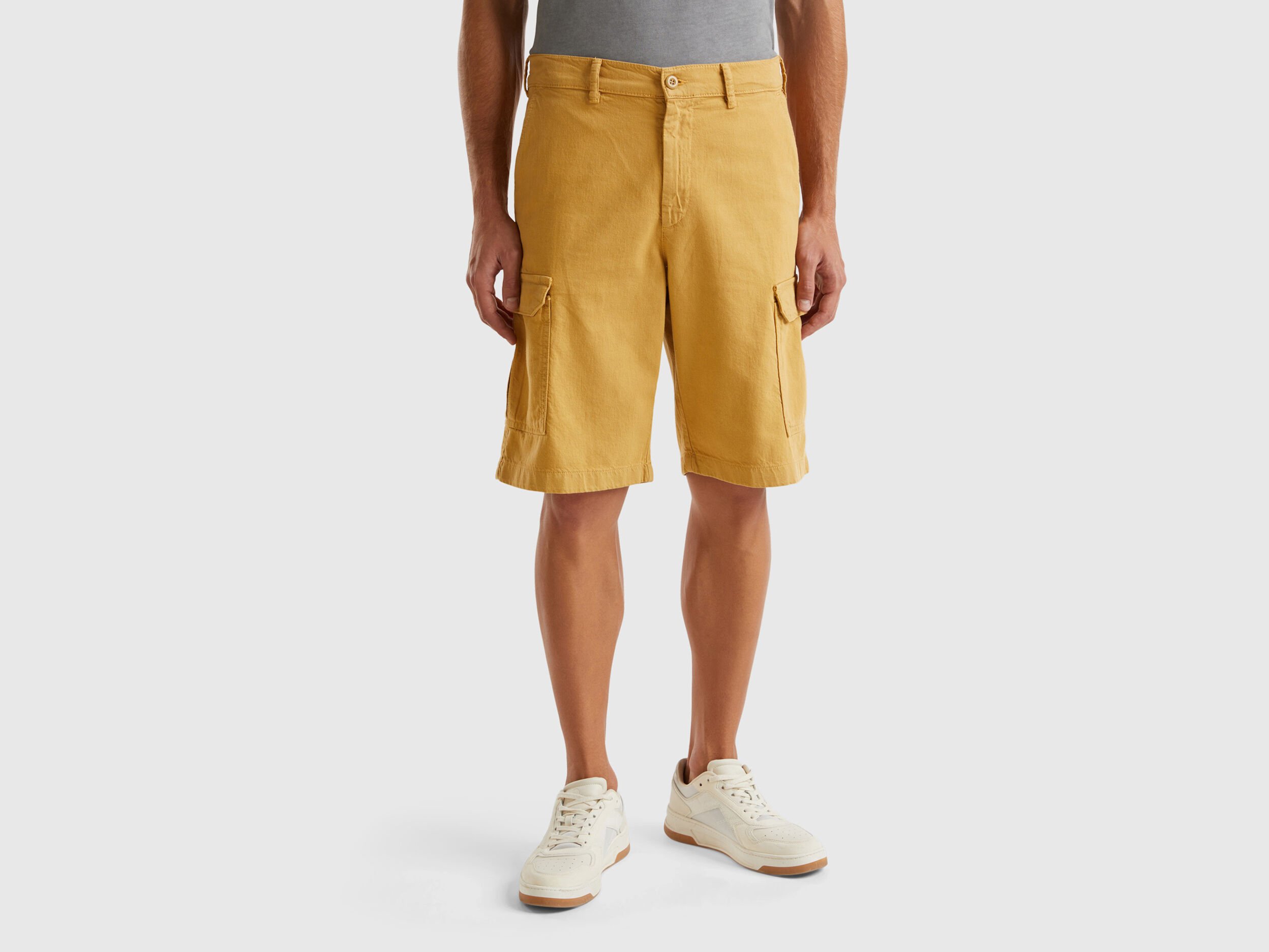 Pantaloni corti benetton store
