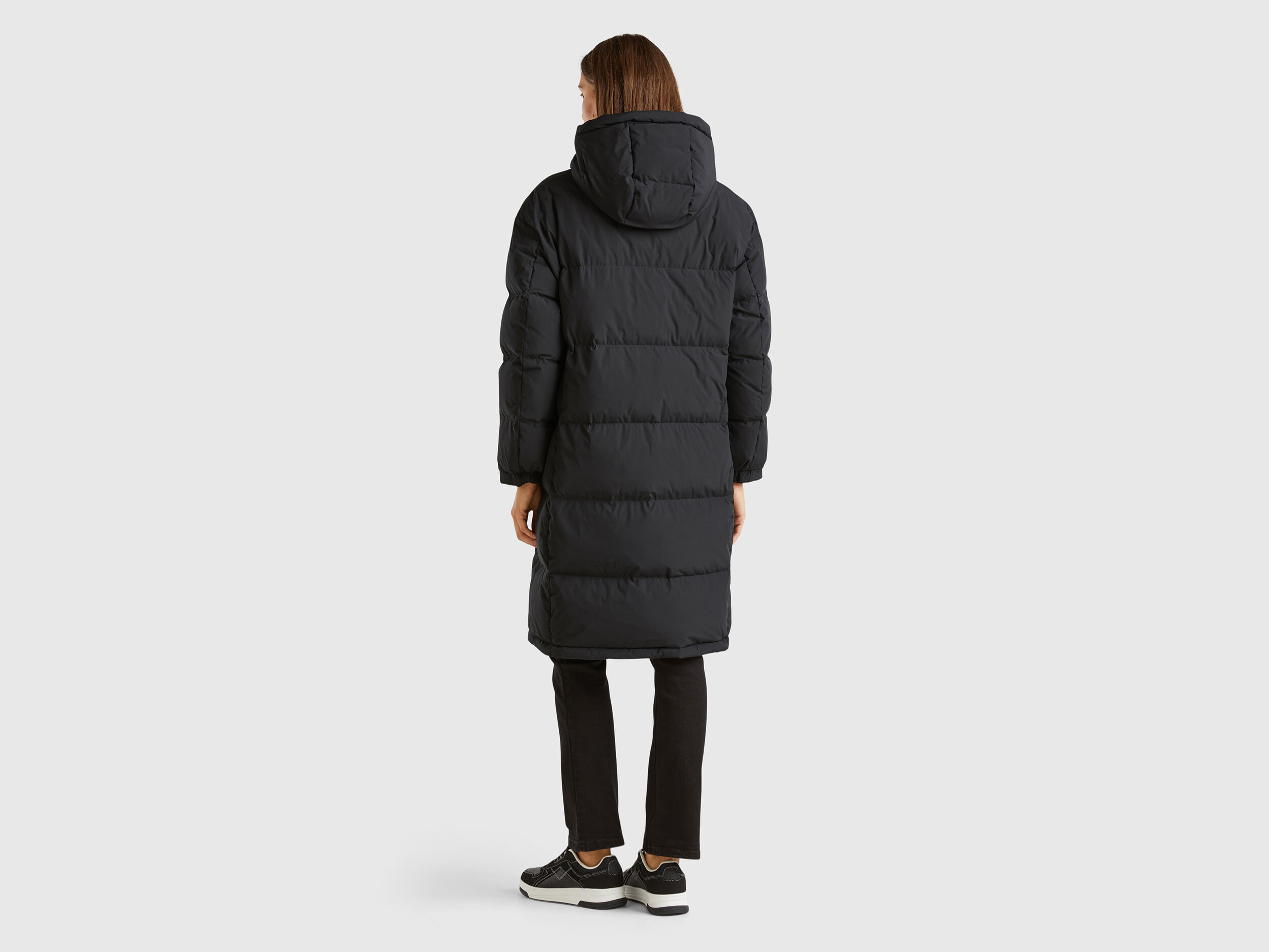 Long puffer jacket with recycled feathers Black Benetton