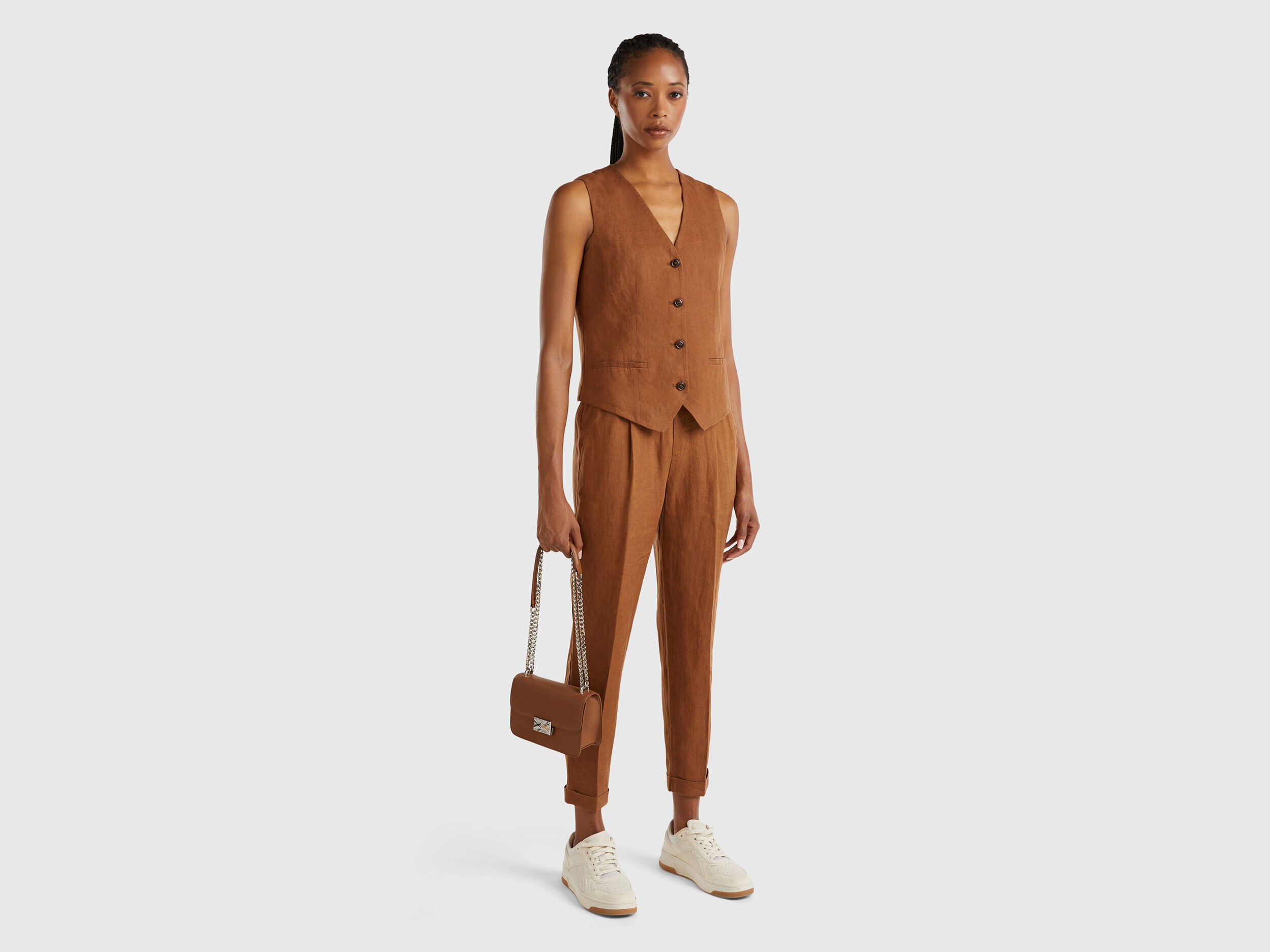 Pantaloni regular fit in puro lino Marrone Benetton