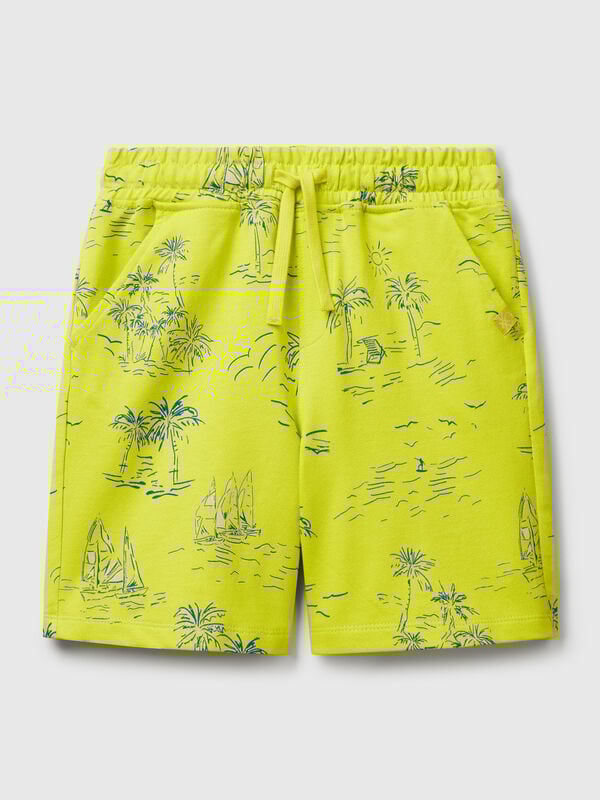 Bermudashorts mit tropischem Print Jungen