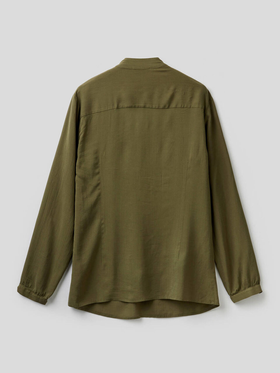 Blusa fluida con scollo a V image number 2