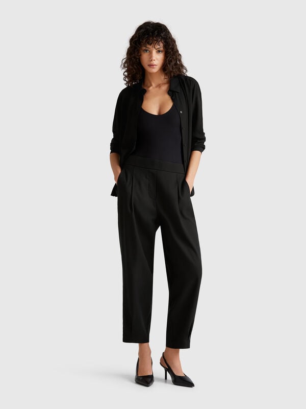 Fließende Hose mit Falten Damen
